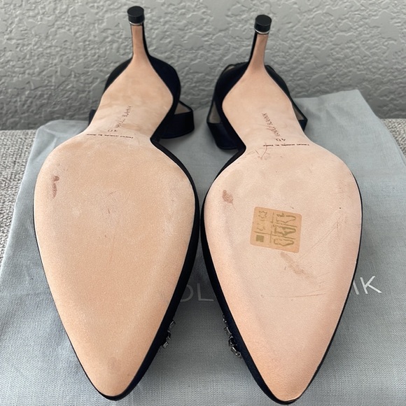 New! Manolo Blahnik Hangisi Pumps - Picture 5 of 5